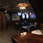Darts＆Dinning Bar FIX - ボックス席とダーツコーナー