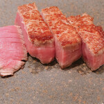 鉄板 かや乃 - ヒレ肉　お塩でいただきました。