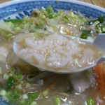 ＨＩＫＡＲＩ - 表層の具材を掘り下げていくと麺の代わりにライスが入っています！