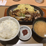 Yayoi Ken - 牛カルビ＆ホルモン焼定食