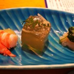 築地寿司清 - お通し、車海老の酢味噌和え、鯛の煮こごり、小柱のおろし和え