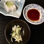 お通し、板わさ