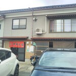 中華そば 七郎 - 暖簾以外、ほんと普通の民家。