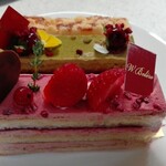 ドゥブルベ・ボレロ - 手前ガトーフレーズ 真ん中グリオットピスターシュ