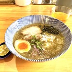 Pyua Supuramen Shizuku - 塩ラーメンとトッピングのすだち