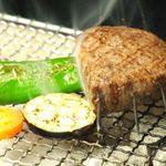 Yuttari Aburi Jibie To Wain Tanzen - 炭火焼きはお肉が約１０種類と旬野菜★