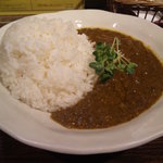 サイのツノ - ひき肉とほうれん草のグリーンカレー(ハーフ&ハーフ)