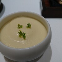 La Cime - 新生姜のムース。中に発酵河内ばんたん。とても清涼感があって好きです！