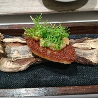 La Cime - 食べられませんが、下の木の皮みたいなものも蓮根だそうです。