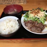 ブルーキッチン - サービスステーキ定食