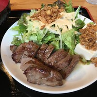 ブルーキッチン 堺筋本町店 - サービスステーキ定食