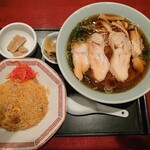 中嘉屋食堂 麺飯甜 - 鶏中華そば半チャンセット