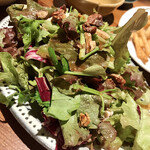 やきとん ひなた 池袋西口店 - パクチーとササミのサラダ