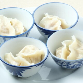 8 kinds of unique ingredients and chewy texture◎Enjoy our special boiled Gyoza / Dumpling