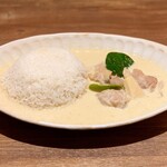 ・Super delicious! Green curry (Gaeng Kyowan)