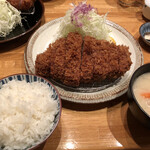 とんかつ 檍 - 肩ロース定食2000円