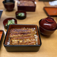 つきじ宮川本廛 - うな重(ロ)と赤だし