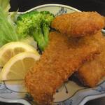 神港 - 「まぐろのフライ」：白身魚より確かな食感と澄んだコク！鯵フライより上品で、さっぱりとしたあと味♪