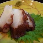 神港 - 「たこ刺し」（お通し）：築地に出回らない、金田のタコ漁師さんが獲ったハリの有る食感のたこ！