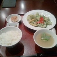 礼華 - Ｂランチ1,000円。紋甲イカと季節の野菜のバジル炒めです。