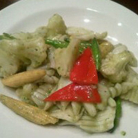 礼華 - 紋甲イカと季節の野菜のバジル炒めアップ。野菜はカリフラワー・赤ピーマン・スナップエンドウ等、紋甲イカの量がもの凄いです。