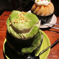THE FUNATSUYA - 桃桃桃氷 1,600円 + ミルクエスプーマのトッピング 200円 ＝1,800円（以下 税別）と、伊勢抹茶氷 800円。　　　　　2020.07.24