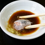 金沢食堂 - 生臭さは全くないので生姜は必要なく山葵醤油で頂きます。