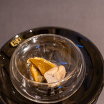 プレゼンテ スギ - 2020.7 千葉の食材で（4）ヤマドリタケとタマゴタケとイサキ白子のアヒージョ