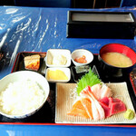 釧ちゃん食堂 - 刺身定食