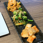 黒毛和牛焼肉 白か黒 - 