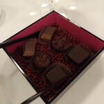 シェ ケンタロウ - プティフールはCalvaのショコラ