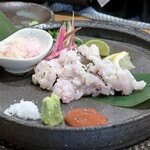 ぼちぼち - 鱧の焼霜造り