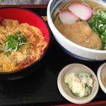 きつねとたぬき - 親子丼とうどんのセットです。