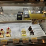 クレア モモン - 内観