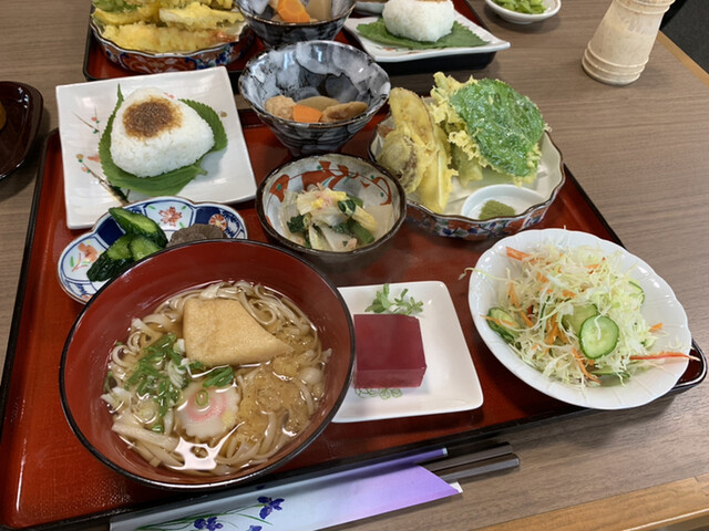 作助（サクスケ） - 峰吉川（カフェ）