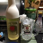 三酉屋 - ジンビームハイボール　氷のジョッキに注ぐだけの4杯分ハイボール　お得！