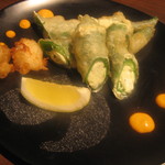 タイーム - ２０１２・６・１１　万願寺唐辛子のチーズ詰めフリット