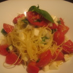タイーム - ２０１２・６・１１　フルーツトマトとモツァレアの冷製パスタ