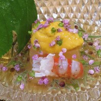 悠々 - 先付け　車海老　冬瓜　塩水雲丹　秋田ジュンサイ