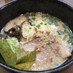 らぁ麺 えんの助 - とんこつラーメン