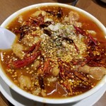 成龍萬寿山 - 水煮肉片（すいじゅうろーぺん）