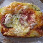 パン工場 ジャスコもりの里店 - ピザの調理パン