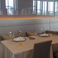 SALONE TOKYO - 明るい