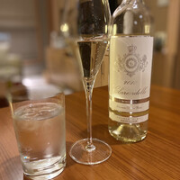 インターコンチネンタルホテル大阪 - 冷蔵庫からスパークリングをフルボトルで\(//∇//)\