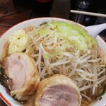 ラーメン豚力 - 大ラーメン\850+豚\140　サテライトアングル