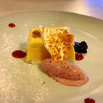 オーガニックグリル鵠沼海岸 - ライチのシブーストとハスカップのアイスクリーム