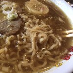 中国料理 廣河 - 塩カレーラーメンの麺をアップで