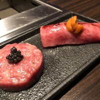 焼肉うしごろ 銀座並木通り店 - 牛ユッケと牛寿司