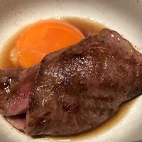 焼肉うしごろ 銀座並木通り店 - サーロインのヤンニョムすき焼き