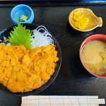 漁師の店 中村屋 - 赤ウニ丼　6,050円